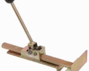 PMD Products Padded Flooring Jack for Installing - Straightening Laminate or Hardwood Wood Tile Floor Boards